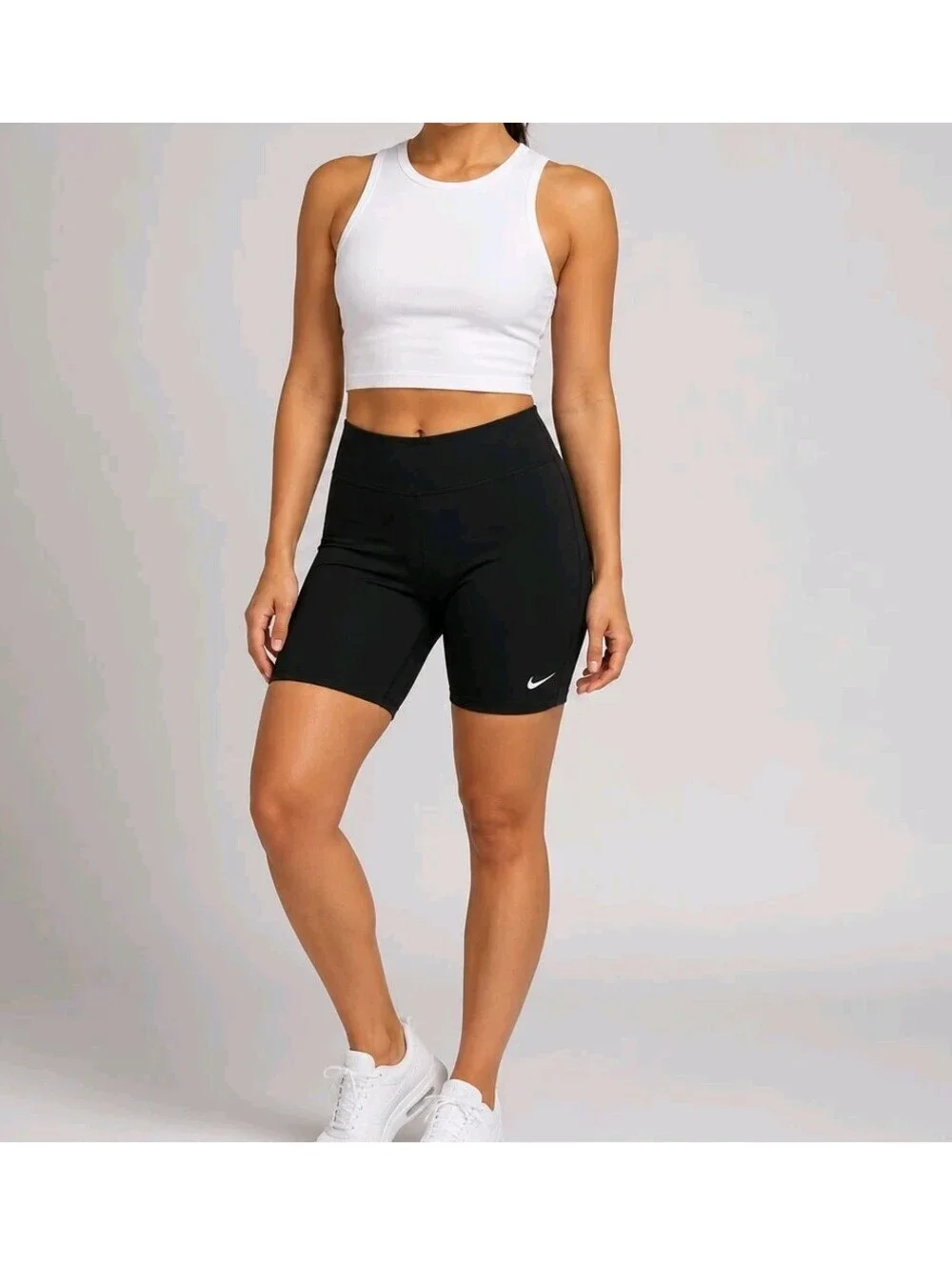 Nike Sportswear Essential Women's Mid-Rise Bike Shorts Black L NWT CZ8527-010